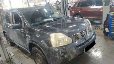 Nissan X-Trail 2010 года, 196 843 км - вид 2