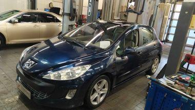 Peugeot 308 2009 года, 144 407 км - вид 1