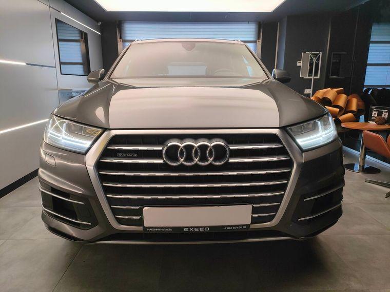 Audi Q7,  - вид 1