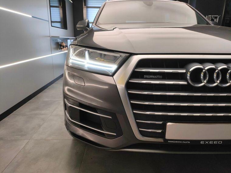 Audi Q7,  - вид 3