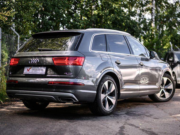Audi Q7,  - вид 1