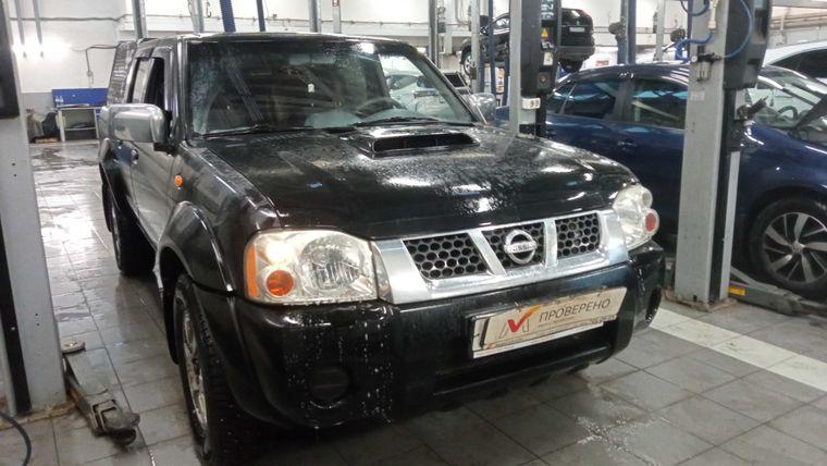 Nissan NP300 2013 года, 250 000 км - вид 2