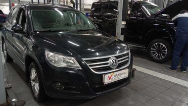 Volkswagen Tiguan 2011 года, 170 415 км - вид 2