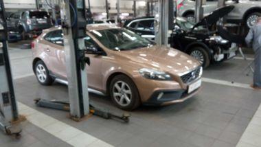Volvo V40 Cross Country 2013 года, 149 385 км - вид 2