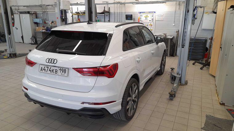 Audi Q3,  - вид 2