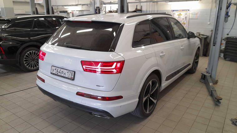 Audi Q7,  - вид 2
