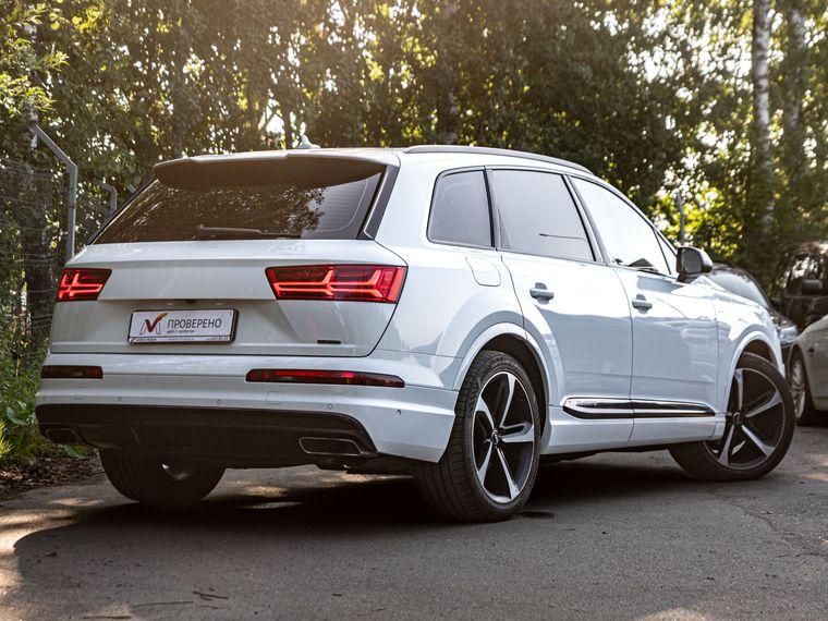 Audi Q7,  - вид 1