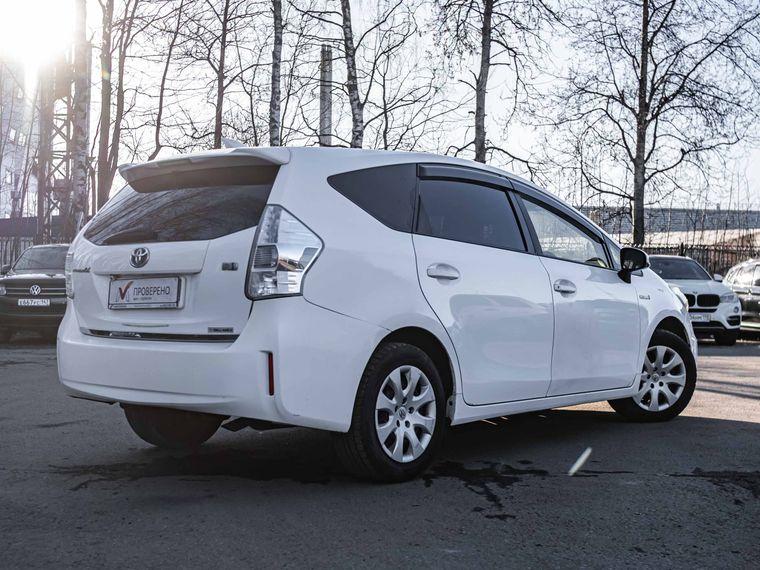 Toyota Prius Alpha 2014 года, 281 569 км - вид 2