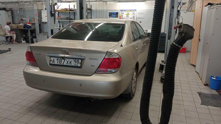 Toyota Camry,  - вид 2