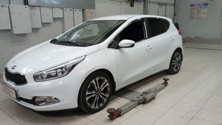 Kia Ceed 2014 года, 161 236 км - вид 1