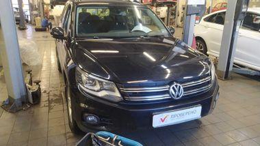 Volkswagen Tiguan 2012 года, 246 269 км - вид 1