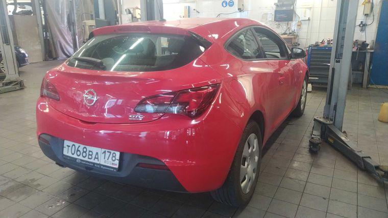 Opel Astra GTC 2012 года, 134 876 км - вид 2