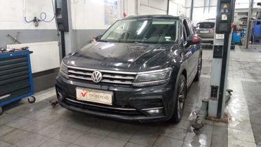 Volkswagen Tiguan 2018 года, 132 506 км - вид 1