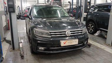 Volkswagen Tiguan 2018 года, 132 506 км - вид 2