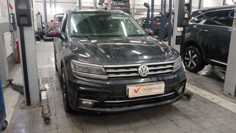 Volkswagen Tiguan,  - вид 1
