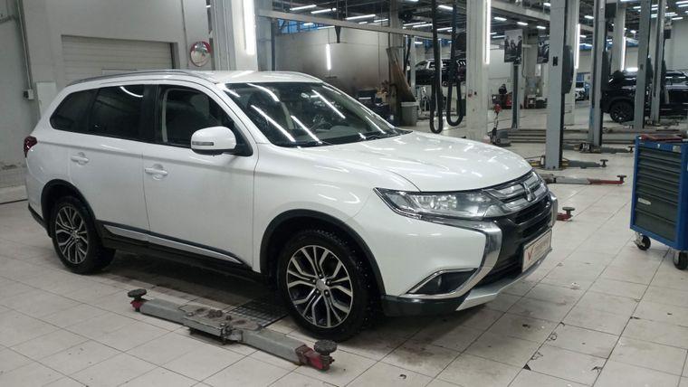 Mitsubishi Outlander,  - вид 1