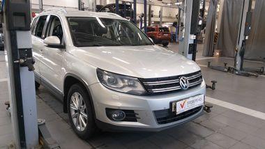 Volkswagen Tiguan 2011 года, 147 974 км - вид 2