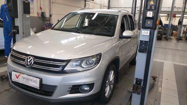 Volkswagen Tiguan 2011 года, 147 974 км - вид 1