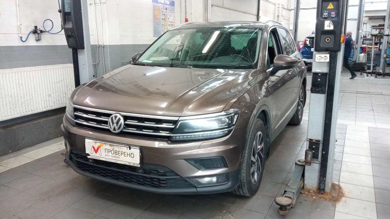 Volkswagen Tiguan 2018 года, 179 938 км - вид 1