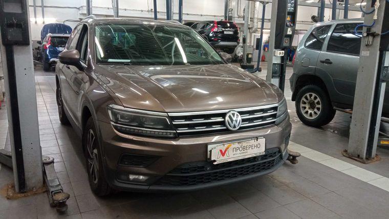 Volkswagen Tiguan 2018 года, 179 938 км - вид 2
