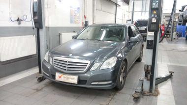 Mercedes-Benz E-класс 2012 года, 171 560 км - вид 1