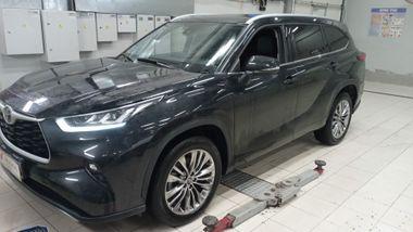 Toyota Highlander 2023 года, 11 640 км - вид 1