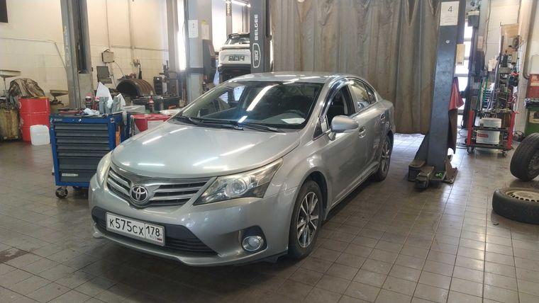 Toyota Avensis 2012 года, 200 499 км - вид 1