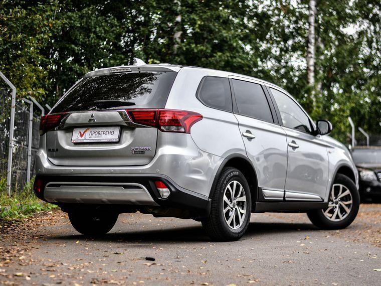 Mitsubishi Outlander,  - вид 1