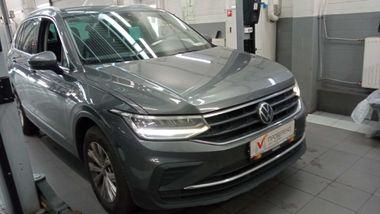 Volkswagen Tiguan 2021 года, 93 075 км - вид 2