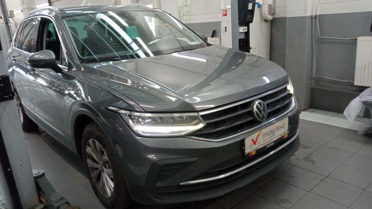 Volkswagen Tiguan,  - вид 1