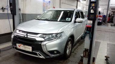 Mitsubishi Outlander 2018 года, 328 300 км - вид 1