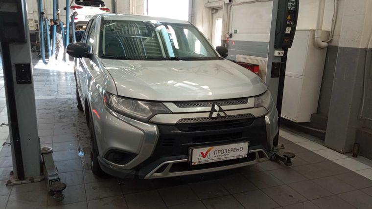 Mitsubishi Outlander, 2018 - вид 1