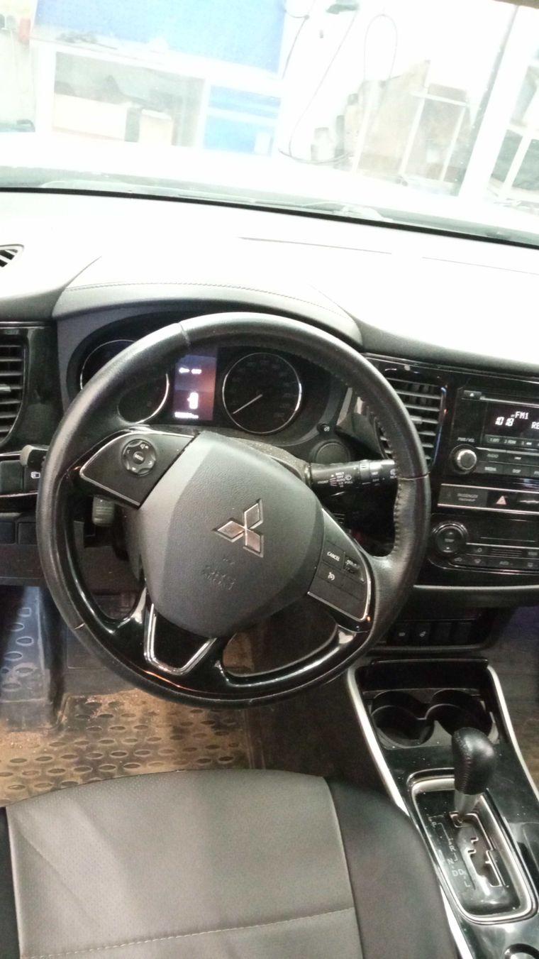 Mitsubishi Outlander, 2018 - вид 4