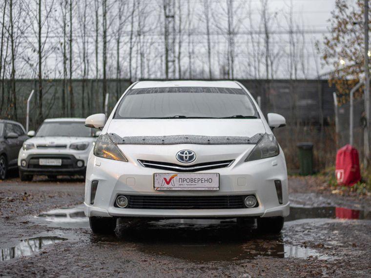 Toyota Prius Alpha,  - вид 2
