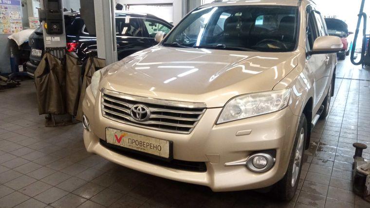 Toyota RAV4, 2011