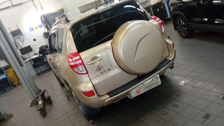 Toyota RAV4, 2011 - вид 3