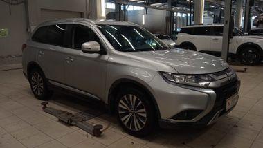 Mitsubishi Outlander 2019 года, 90 627 км - вид 2