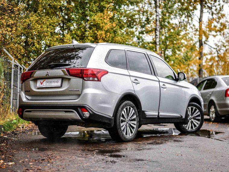 Mitsubishi Outlander,  - вид 1