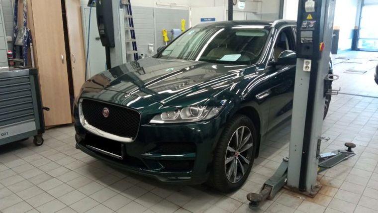 Jaguar F-Pace 2017 года, 121 040 км - вид 1