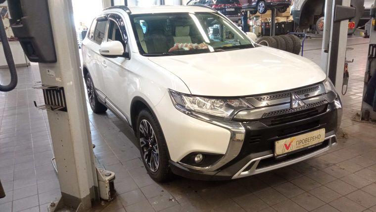 Mitsubishi Outlander 2021 года, 100 915 км - вид 2