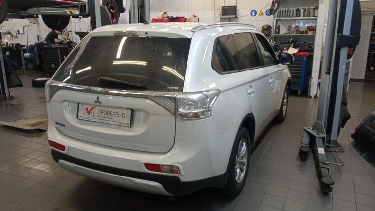 Mitsubishi Outlander, 2014 - вид 2