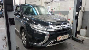 Mitsubishi Outlander 2020 года, 143 679 км - вид 2