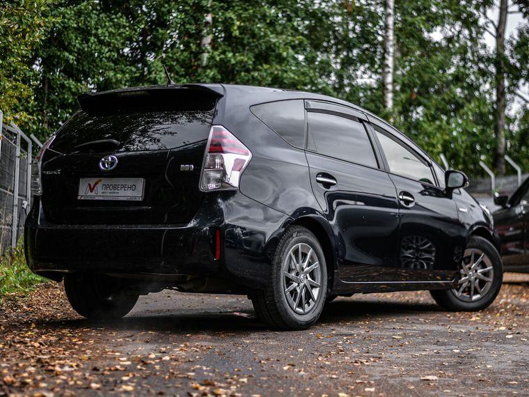 Toyota Prius Alpha,  - вид 1