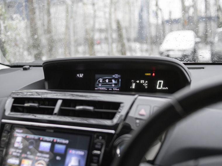 Toyota Prius Alpha,  - вид 4