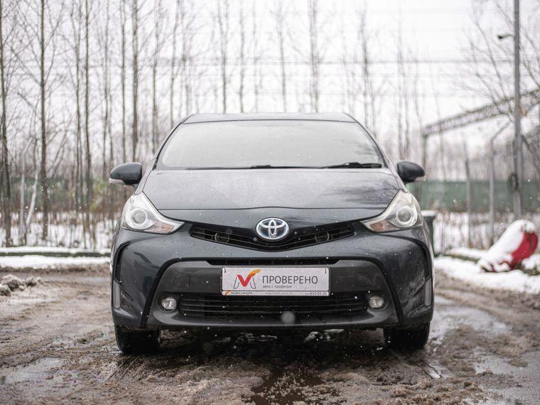 Toyota Prius Alpha,  - вид 2