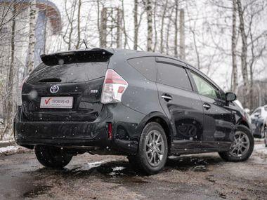 Toyota Prius Alpha 2016 года, 177 000 км - вид 2