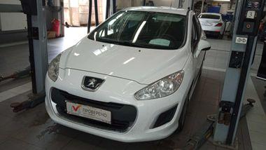 Peugeot 308 2012 года, 147 355 км - вид 1