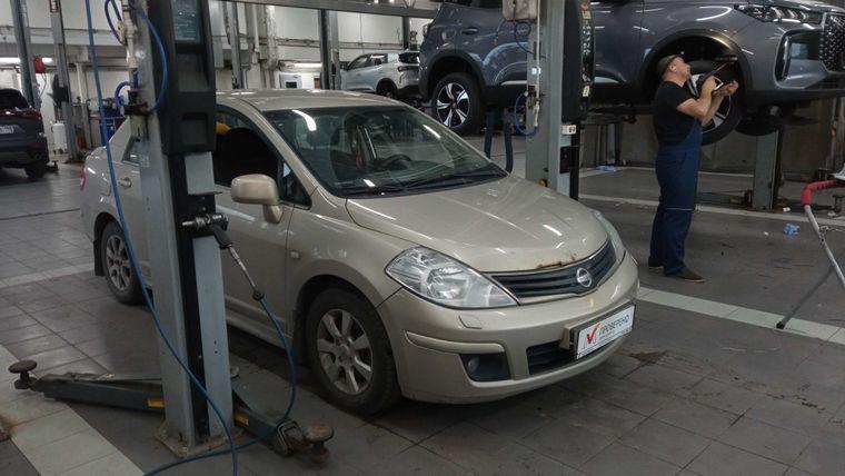 Nissan Tiida,  - вид 1