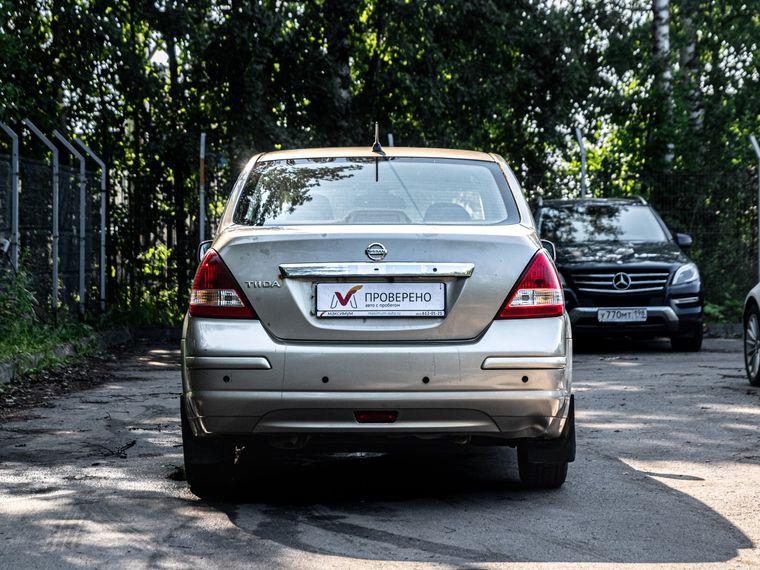 Nissan Tiida,  - вид 3