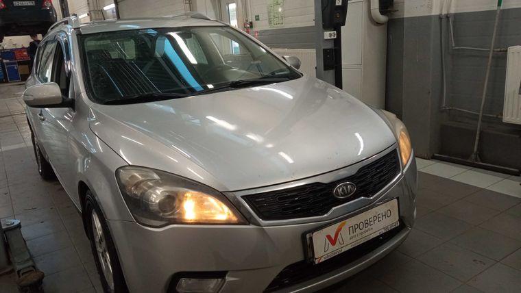 KIA Ceed 2012 года, 135 000 км - вид 2